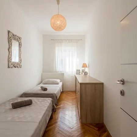 Luxury Apartment Karla