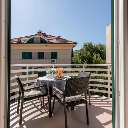 Luxury Apartment Karla Lägenhet