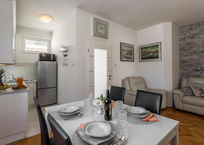 Luxury Apartment Karla