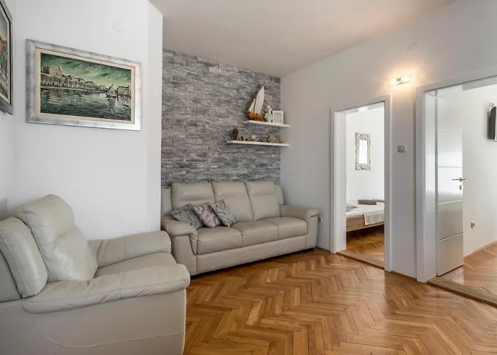 Lägenhet Luxury Apartment Karla *