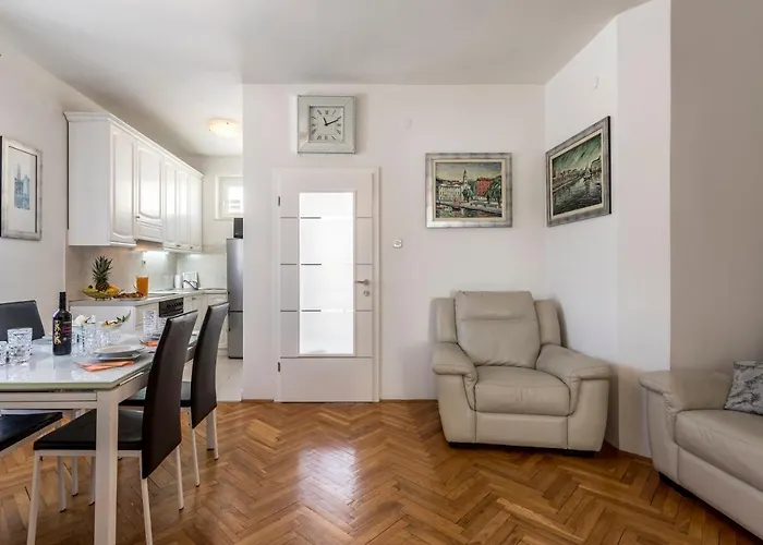 Luxury Apartment Karla