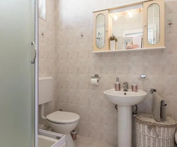 Lägenhet Luxury Apartment Karla