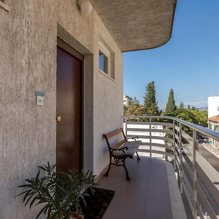 Luxury Karla דירה *