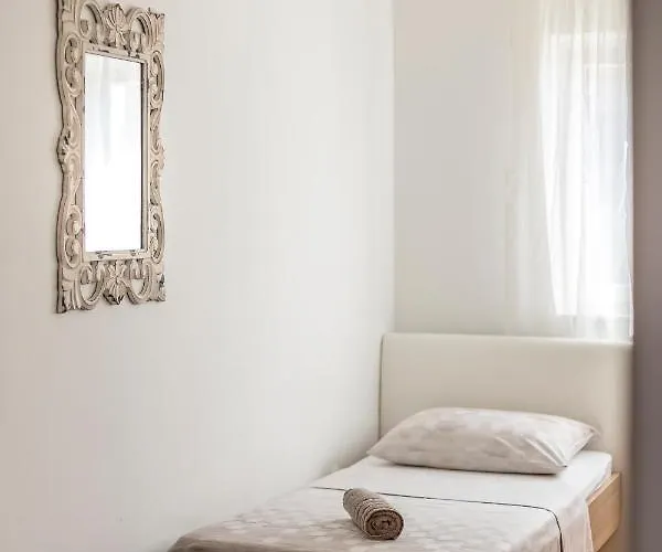 Luxury Karla Apartament