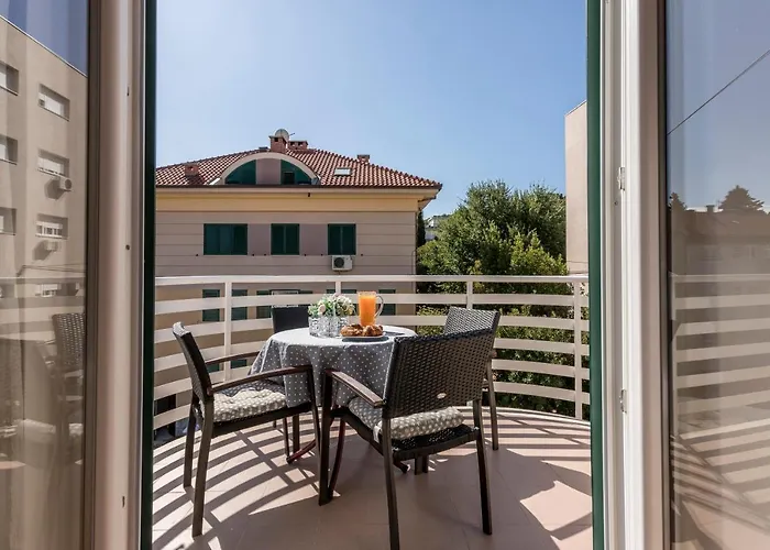 Luxury Karla Apartament