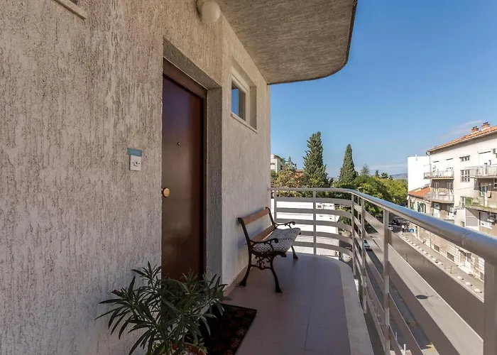Luxury Karla Apartament *
